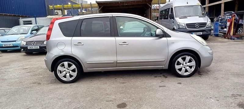 Used Nissan Note Tekna 110 HP (80 kW) 2008 Silver Hatchback