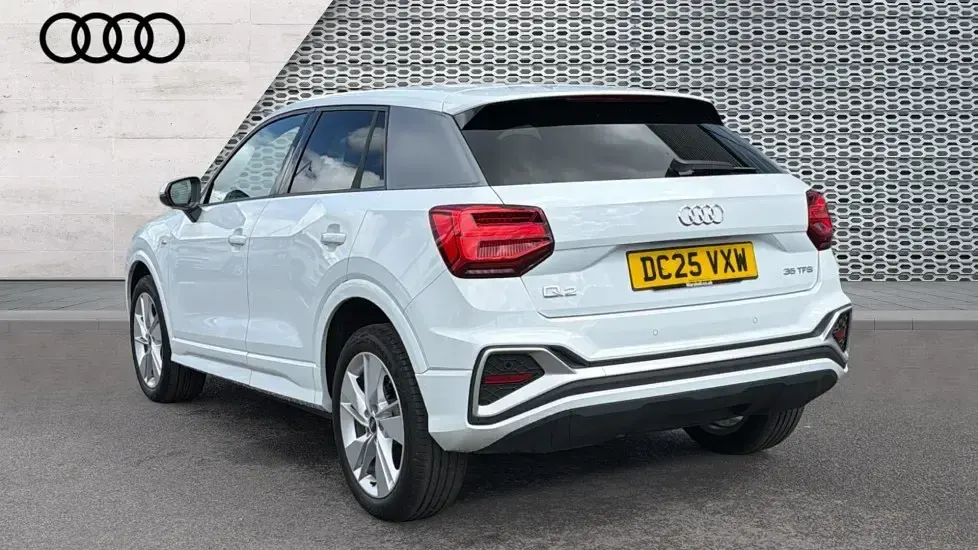 Used Audi Q2 S-Line 150 HP (110 kW) 2025 White SUV