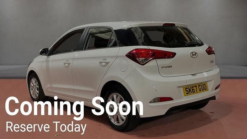 Used Hyundai i20 SE 100 HP (73 kW) 2017 White Hatchback