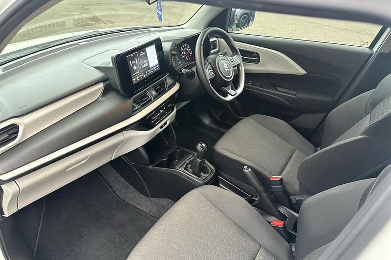 Used Suzuki Swift 82 HP (60 kW) 2024 White Hatchback