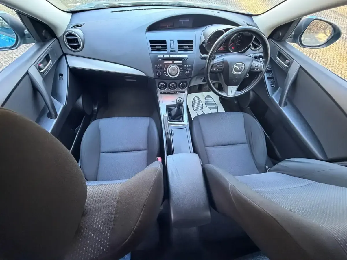 Used Mazda 3 105 HP (77 kW) 2010 Blue Hatchback