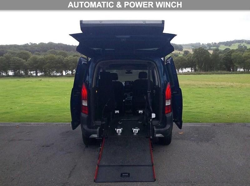 Used Peugeot Rifter Allure 130 HP (95 kW) 2020 Blue MPV