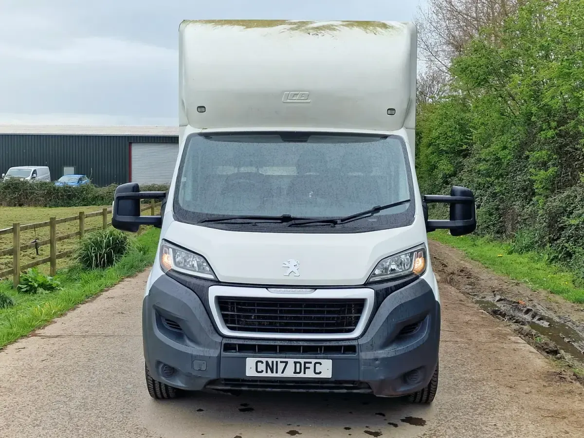 Begagnad Peugeot Boxer 130 HK (95 kW) 2017 Vit Van