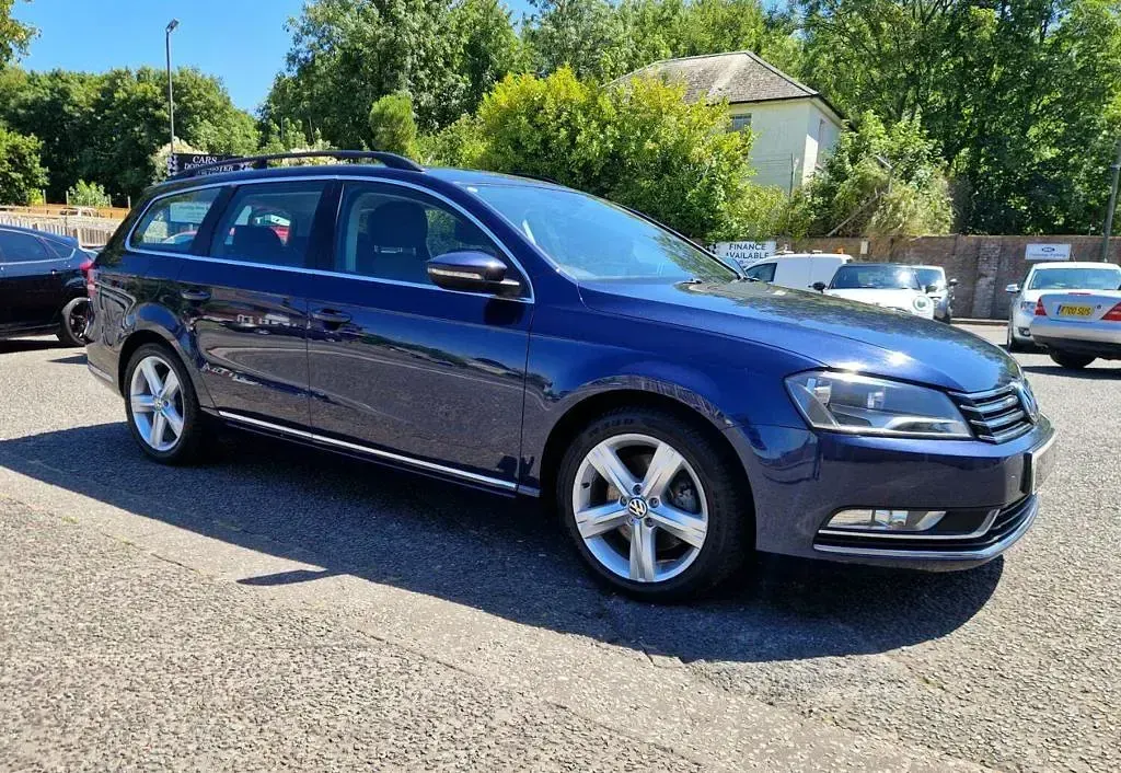 Used VW Passat SE 105 HP (77 kW) 2012 Blue Estate