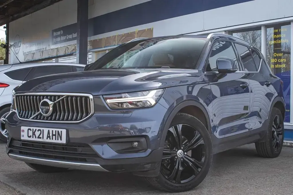 Used Volvo XC40 Inscription 197 HP (144 kW) 2021 Blue SUV