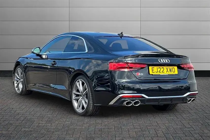 Usado Audi A5 Design 341 HP (250 kW) 2022 Preto Coupé