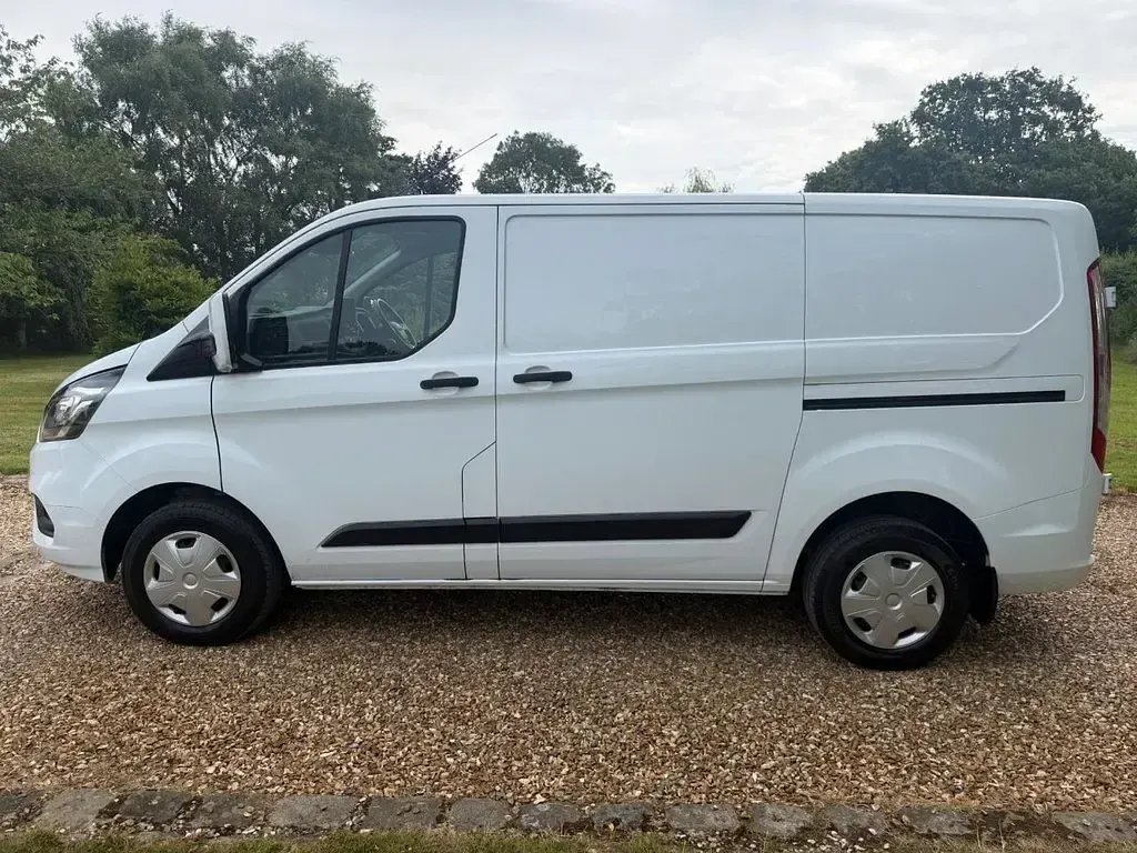 Used Ford Transit Custom Trend 105 HP (77 kW) 2020 White Van