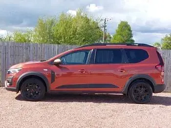 Used Dacia Jogger Extreme 140 HP (102 kW) 2024 Brown MPV