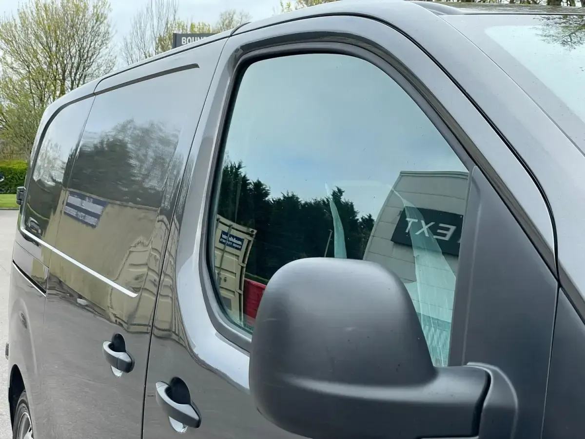 Second-hand Peugeot Expert Premium 2022 Gri Van