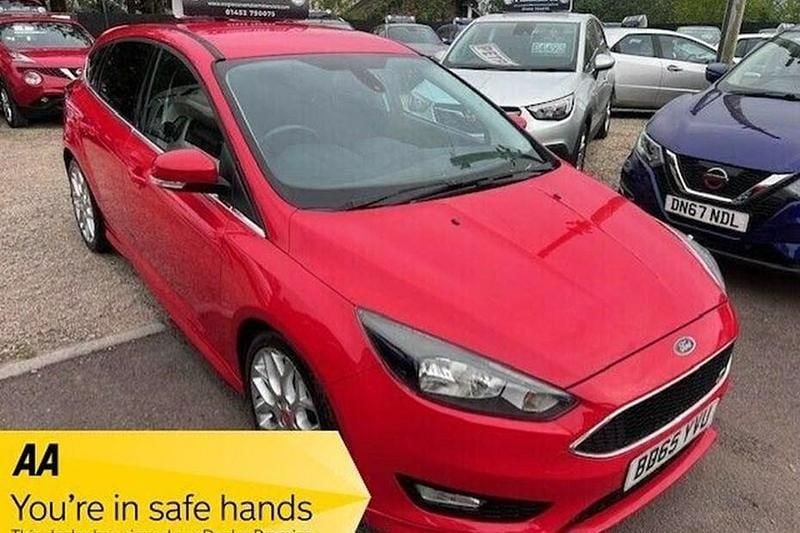 Used Ford Focus Zetec 120 HP (88 kW) 2015 Red Hatchback