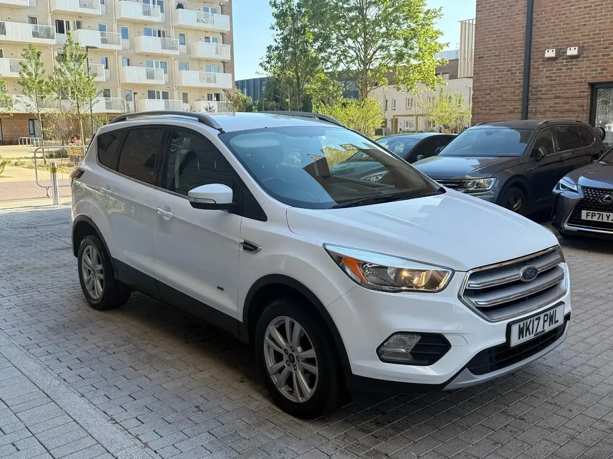 Used Ford Kuga Zetec 150 HP (110 kW) 2017 White SUV