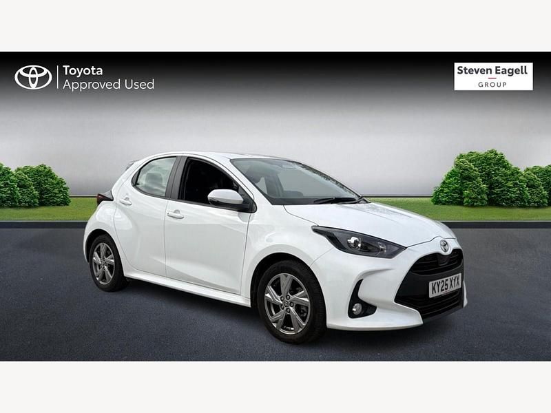 Used Toyota Yaris Hybrid 2025 White Hatchback