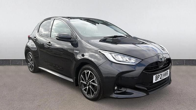 Black Used 2021 Toyota Yaris Hybrid Design Hatchback | £13,698 (Good price) - Image 1/4