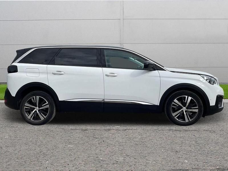 White Used 2017 Peugeot 5008 Allure MPV | £15,929 (Fair price) - Image 1/4