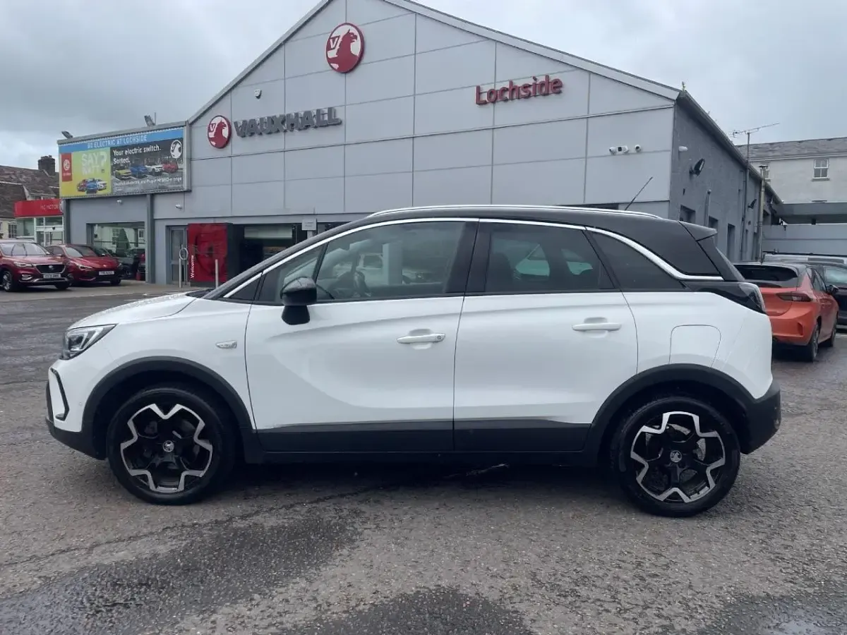 Used Vauxhall Crossland Ultimate 128 HP (94 kW) 2024 White SUV