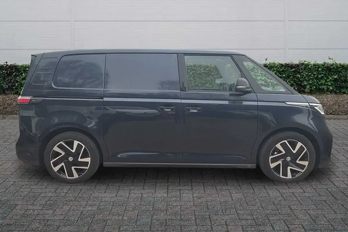 Used VW ID. Buzz 250 kW (340 HP) 2025 Blue MPV