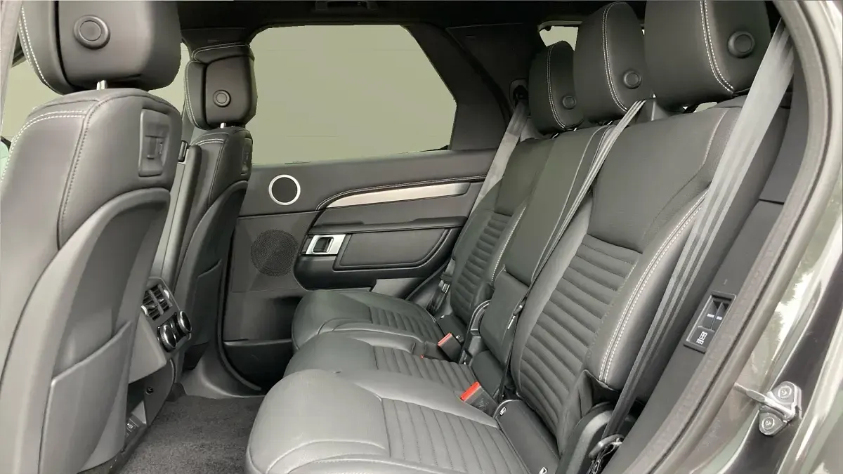 New Land Rover Discovery 5 350 HP (257 kW) 2026 Premium metallic  carpathian grey SUV