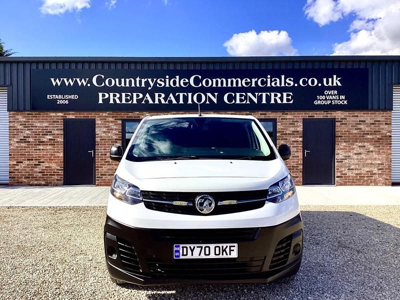 Gebraucht Vauxhall Vivaro 120 PS (88 kW) 2020 Weiß Van / Kleinbus