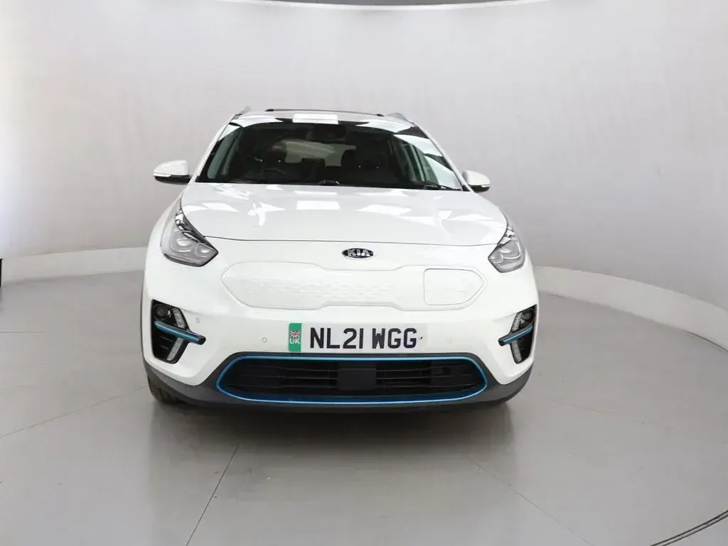 Used Kia Niro 150 kW (204 HP) 2021 White SUV