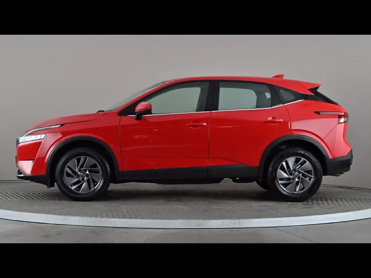 Used Nissan Qashqai Acenta Premium 158 HP (116 kW) 2023 Red SUV