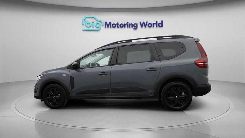Used Dacia Jogger Extreme 110 HP (80 kW) 2023 Grey MPV