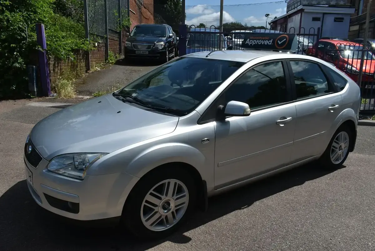 Used Ford Focus Ghia 2007 Silver Hatchback