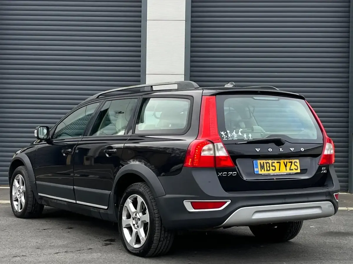 Usado Volvo XC70 SE 185 HP (136 kW) 2007 Preto Carrinha