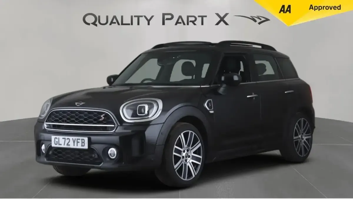 Begagnad Mini Cooper S Exclusive 2023 Svart Halvkombi