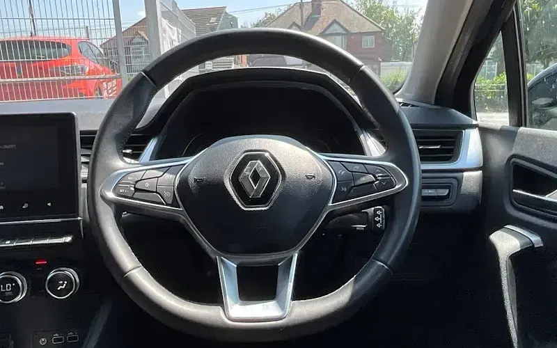 Used Renault Captur Techno 91 HP (66 kW) 2024 Black SUV