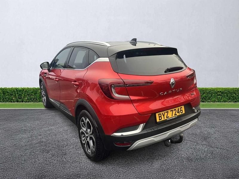 Used Renault Captur Techno 145 HP (106 kW) 2022 Red/black SUV