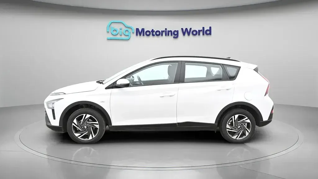 Begagnad Hyundai Bayon SE 100 HK (73 kW) 2023 Vit SUV