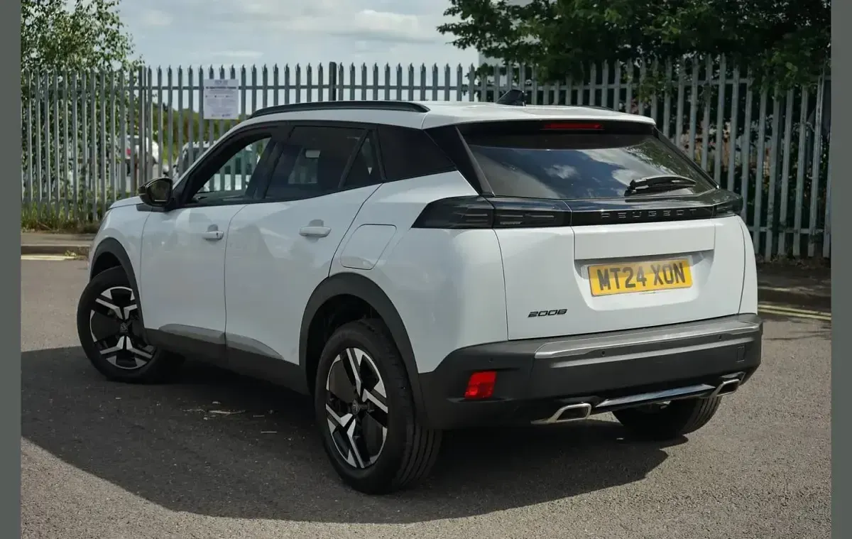 Used Peugeot 2008 Allure 129 HP (94 kW) 2024 White SUV