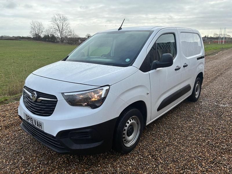Used Vauxhall Combo Edition 75 HP (55 kW) 2019 White MPV