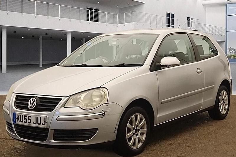 Used VW Polo SE 75 HP (55 kW) 2005 Silver Hatchback