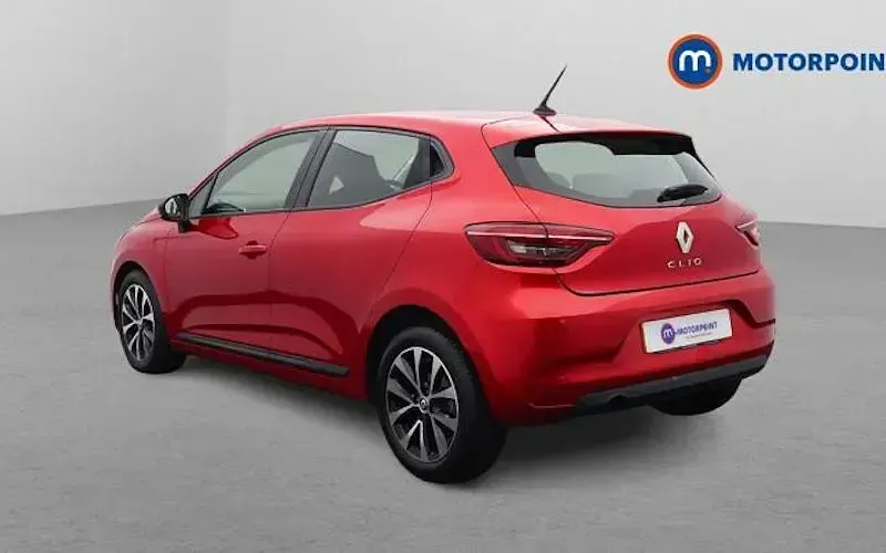 Used Renault Clio Evolution 90 HP (66 kW) 2023 Red Hatchback