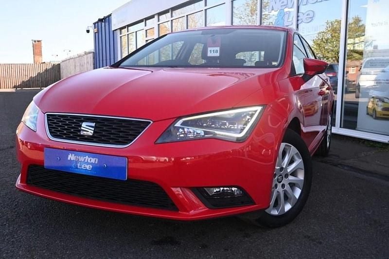 Used Seat Leon SE 105 HP (77 kW) 2014 Red Hatchback