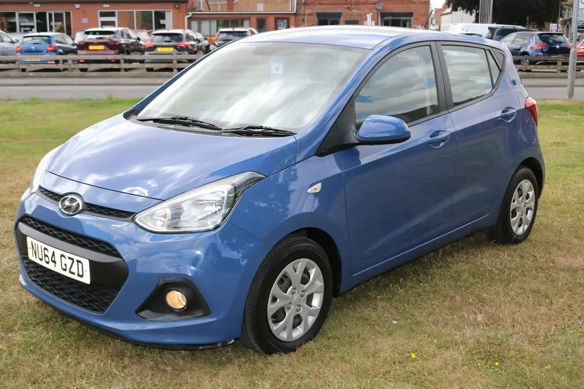 Used Hyundai i10 SE 67 HP (49 kW) 2014 Blue Hatchback