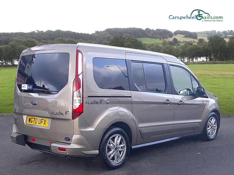 Used Ford Grand Tourneo Connect Titanium 120 HP (88 kW) 2020 Silver MPV