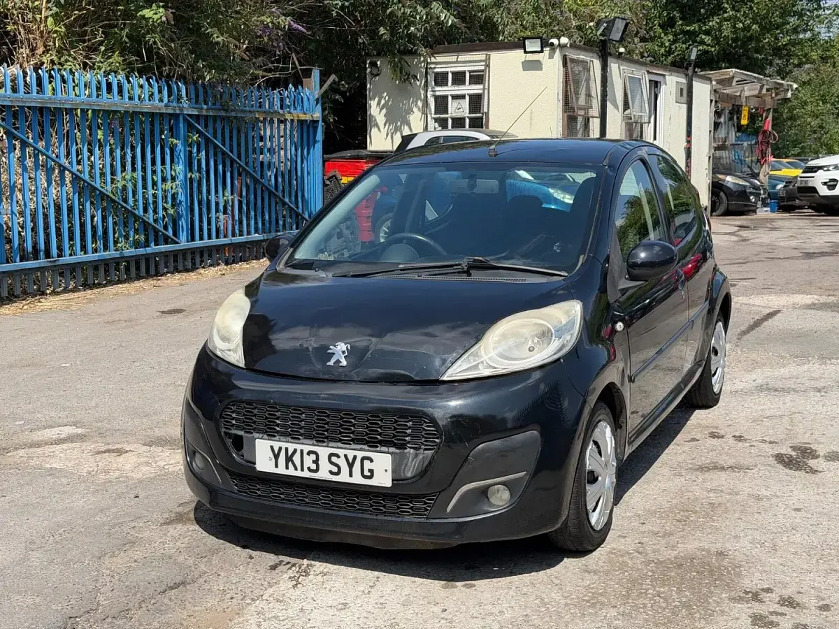 Used Peugeot 107 Active 68 HP (50 kW) 2013 Black Hatchback