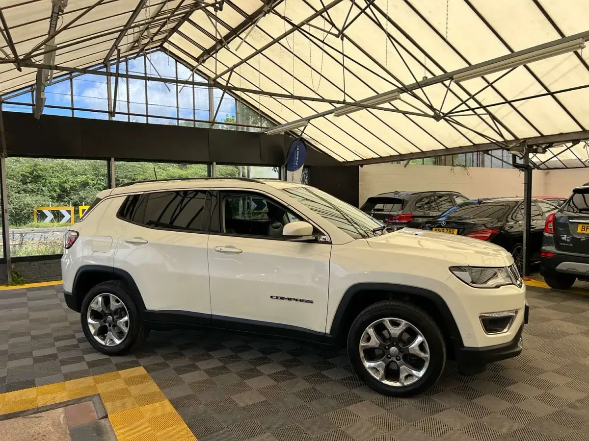 Used Jeep Compass Limited 140 HP (102 kW) 2020 White SUV