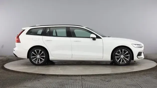 Used Volvo V60 Momentum 161 HP (118 kW) 2022 Estate