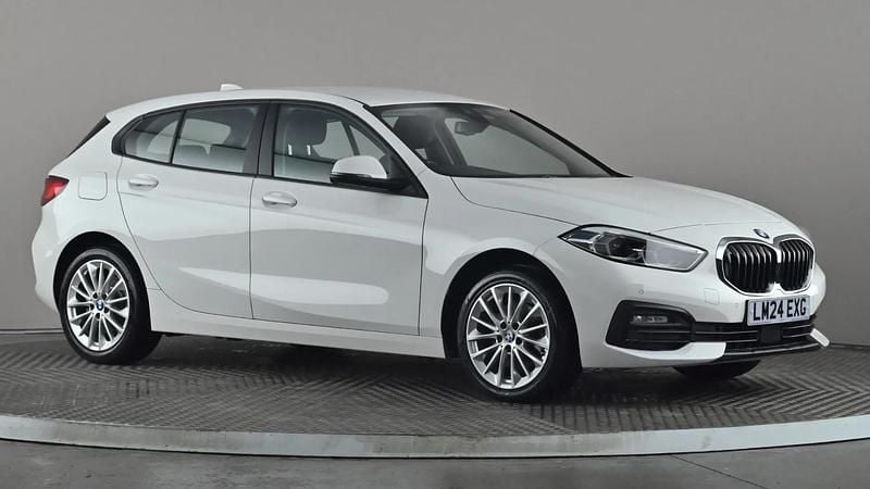 Used BMW 118 Comfort Edition 136 HP (100 kW) 2024 White Hatchback