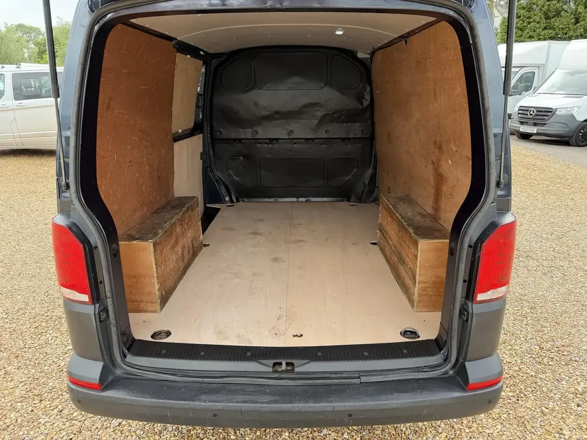 Used VW Transporter Startline 150 HP (110 kW) 2021 Blue Van