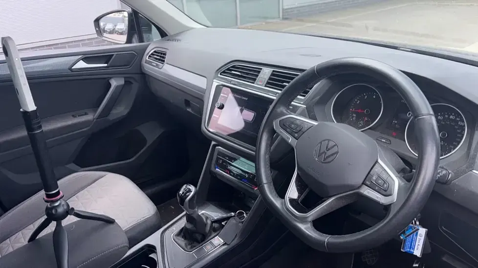 Used VW Tiguan Life 130 HP (95 kW) 2023 Black SUV