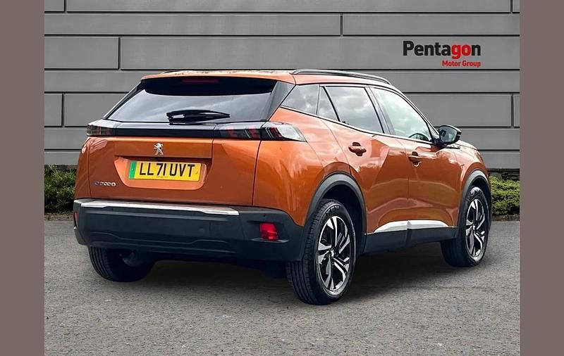 Used Peugeot e-2008 Allure Premium 100 kW (136 HP) 2022 Orange SUV