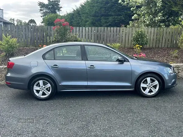 Used VW Jetta SE 105 HP (77 kW) 2014 Grey Sedan