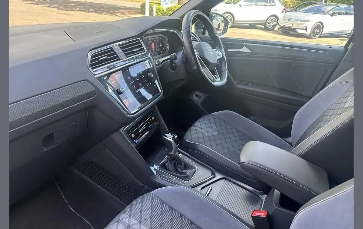 Used VW Tiguan R-line 150 HP (110 kW) 2023 Blue SUV