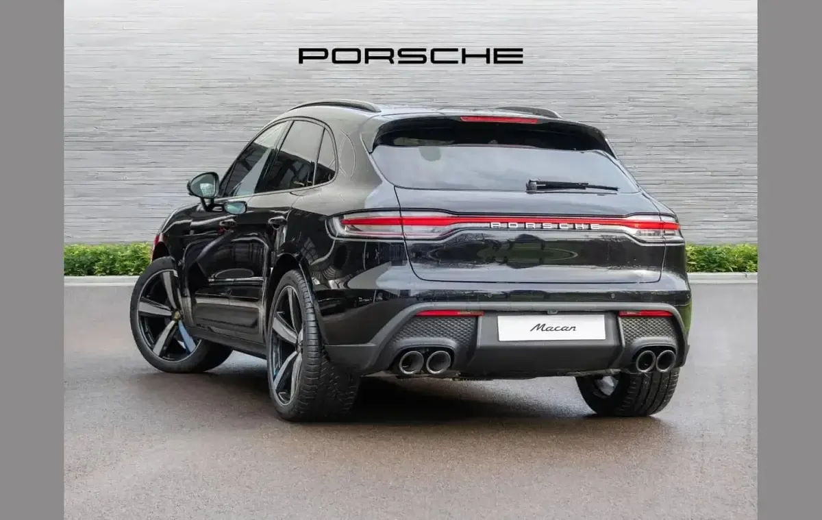 Used Porsche Macan 261 HP (191 kW) 2026 Black SUV