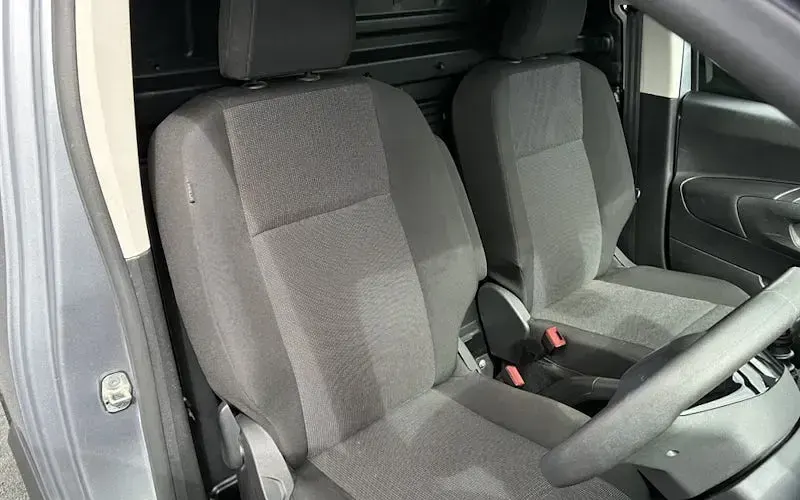Used Peugeot Partner 102 HP (75 kW) 2025 MPV
