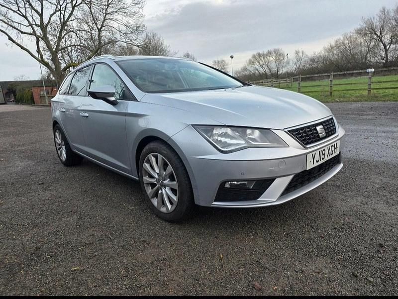 Used Seat Leon SE Dynamic 2019 Silver Estate